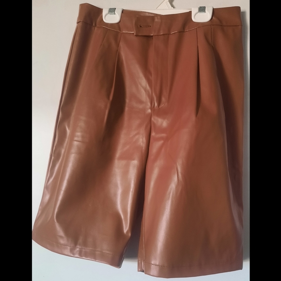 Bermuda Highwaist Walking Shorts - Picture 3 of 4